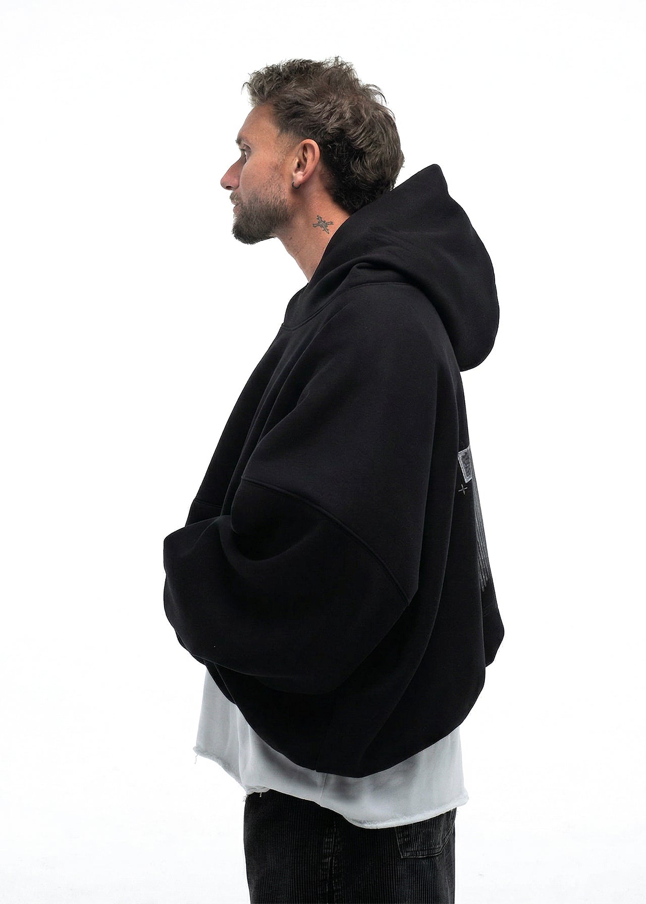 The One hoodie — Чорне